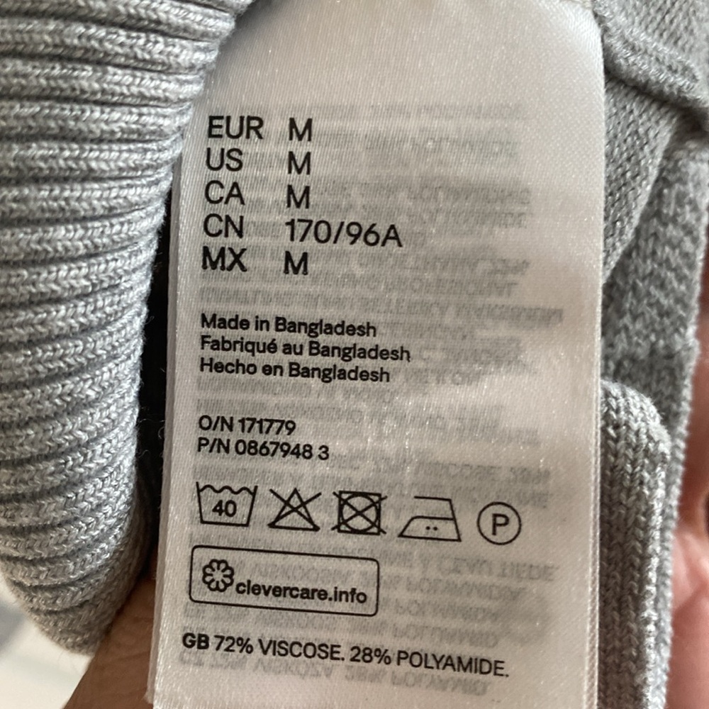 H&M Basics Sweater - Picture 7 of 7